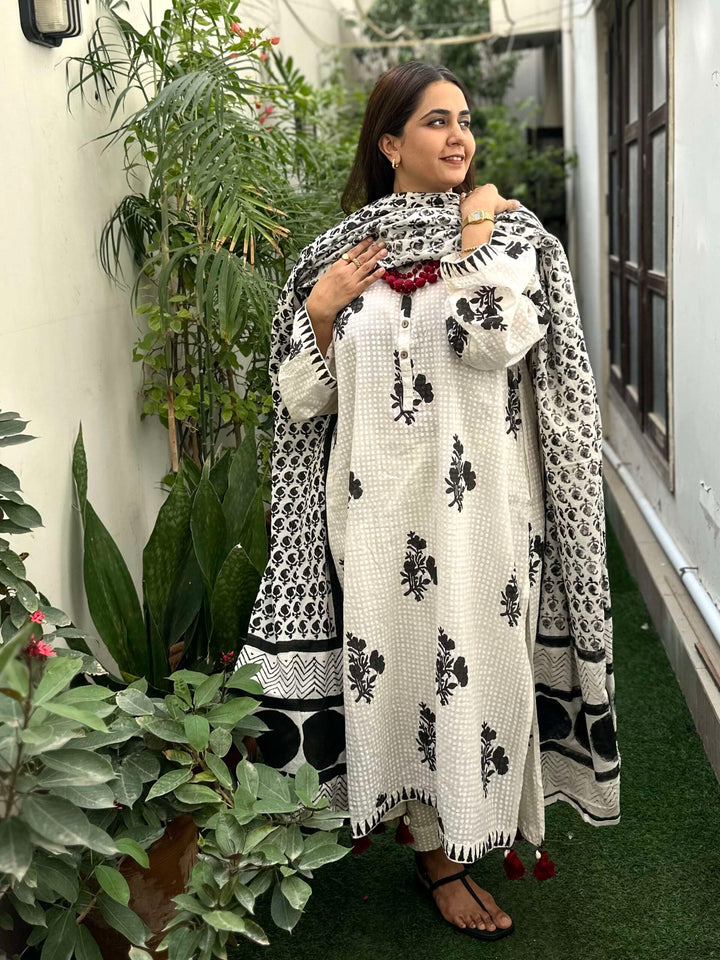 HathGhar-Dupatta HG07