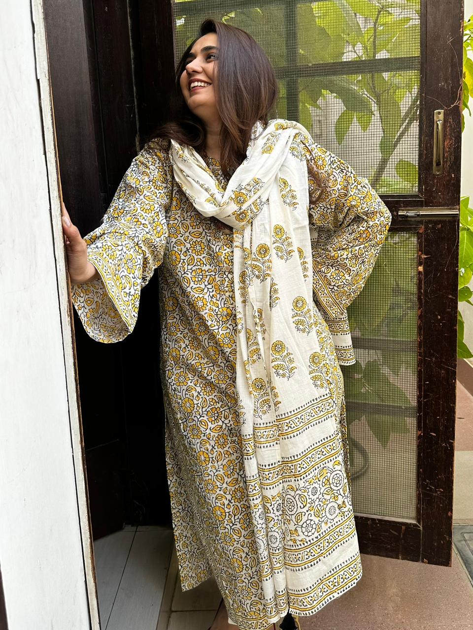 HathGhar-Dupatta HG19